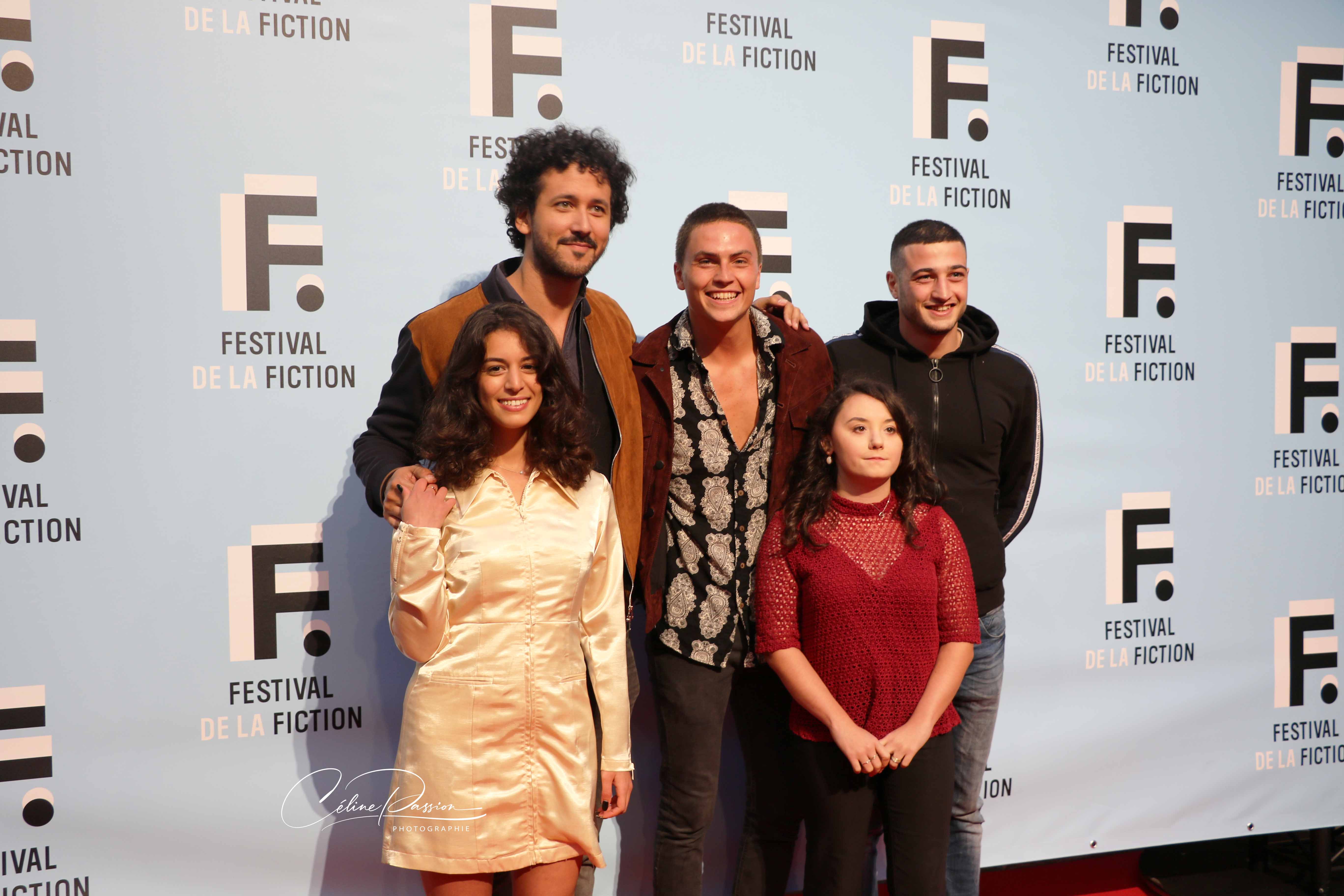 Alicia Hava, Lauréna Thellier, Slimane-Baptiste Berhoun, Louis Peres et Constantin Vidal de la série Mental